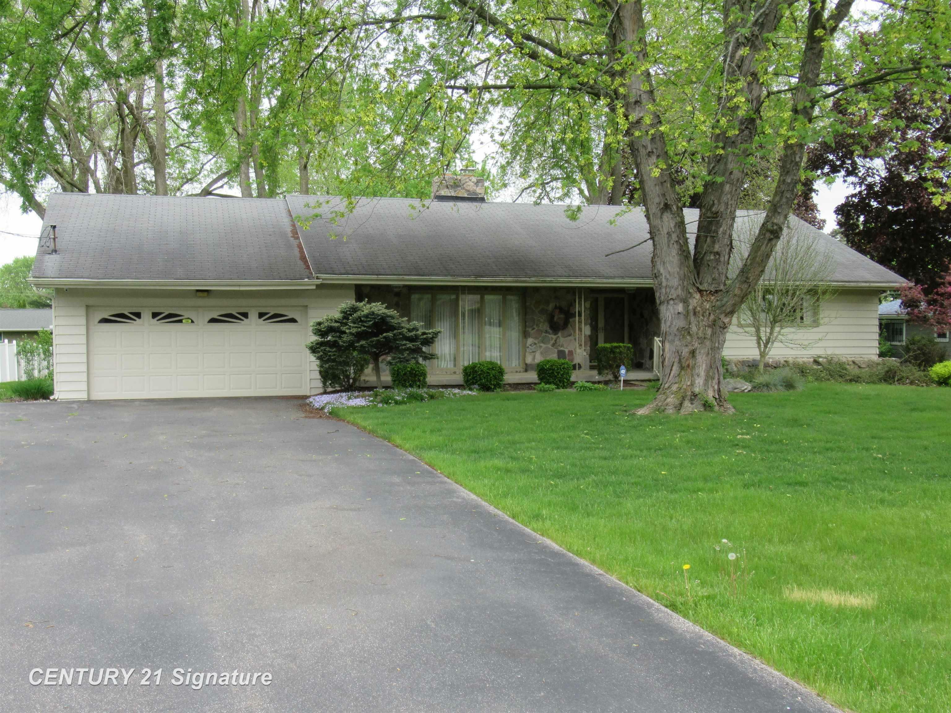 Property Photo: 1052 Carter Drive MI 48532