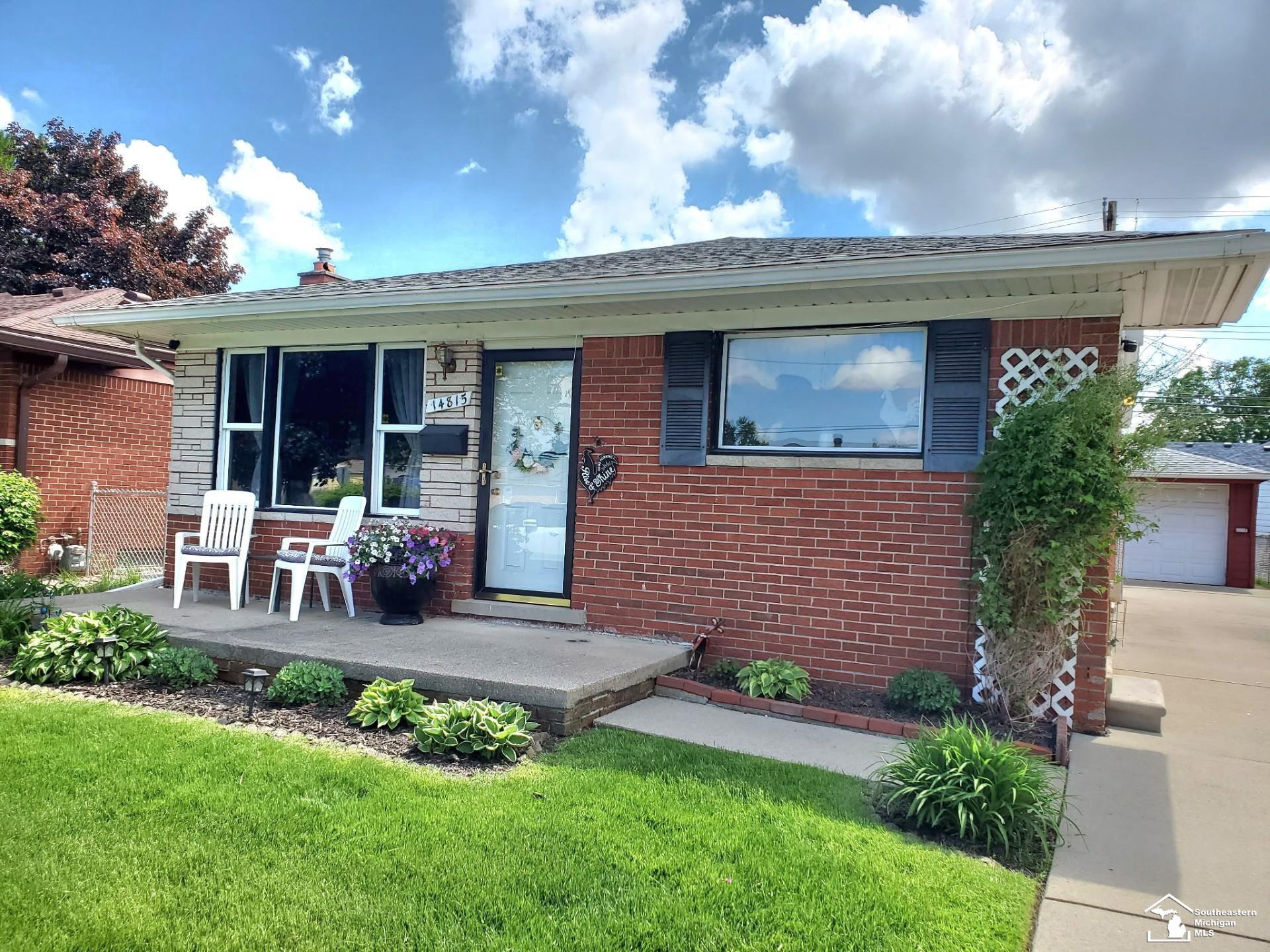 Property Photo: 14815 Morris Avenue MI 48101