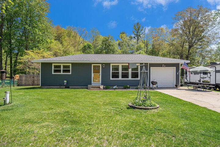 2 S Buys Road  Muskegon MI 49445 photo