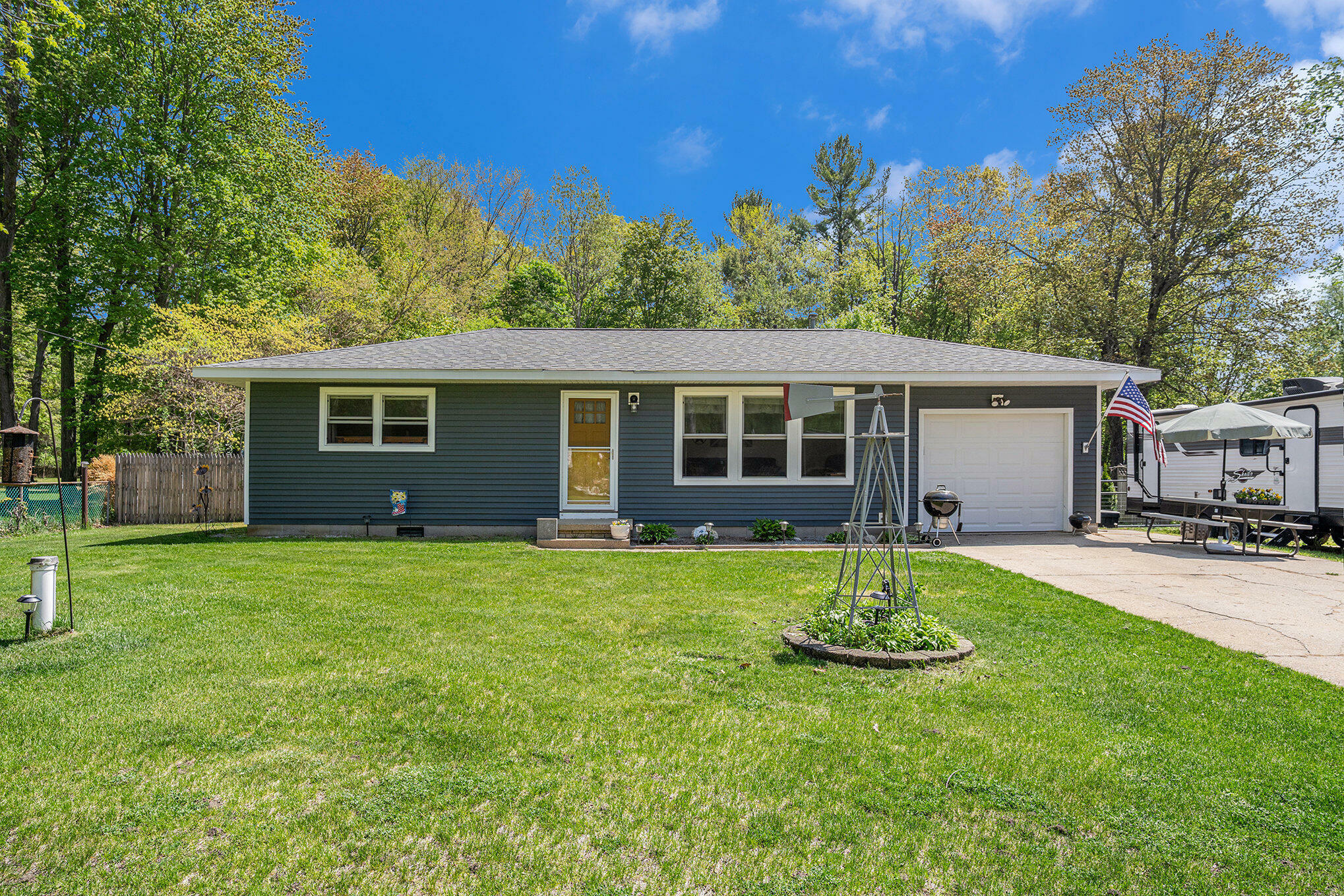 Property Photo: 2 S Buys Road MI 49445