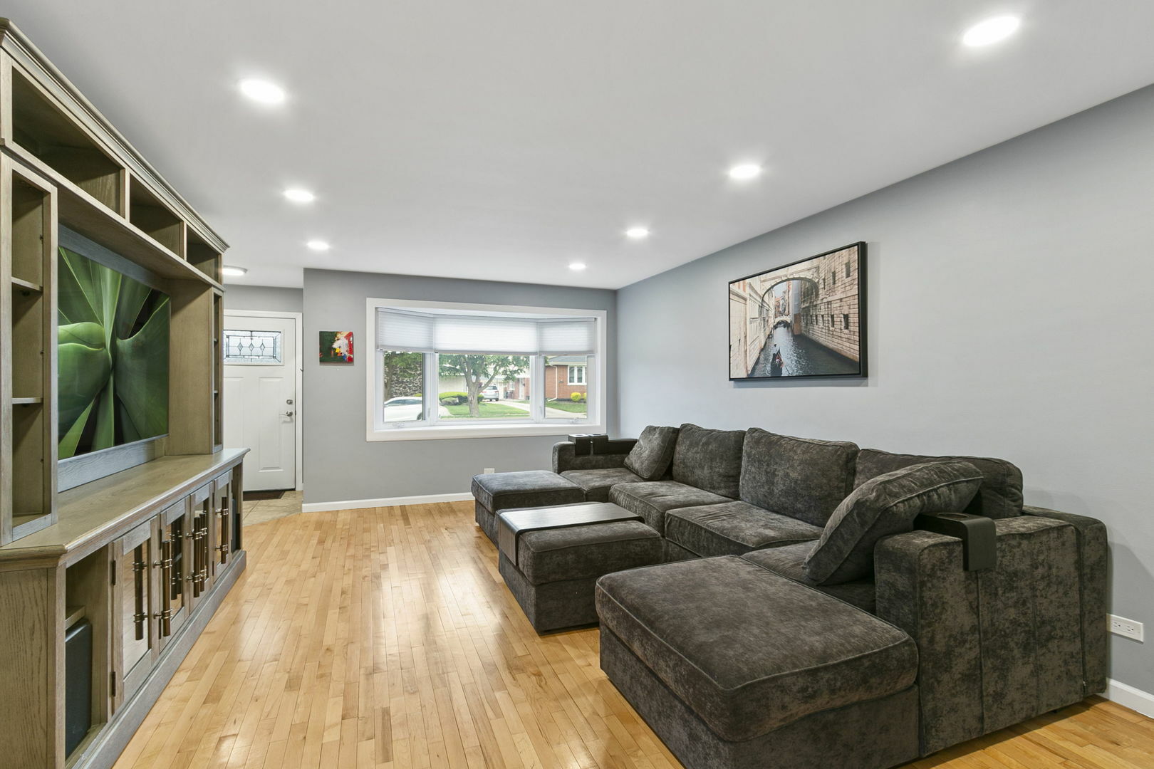 Property Photo: 11017 S Kilbourn Avenue IL 60453
