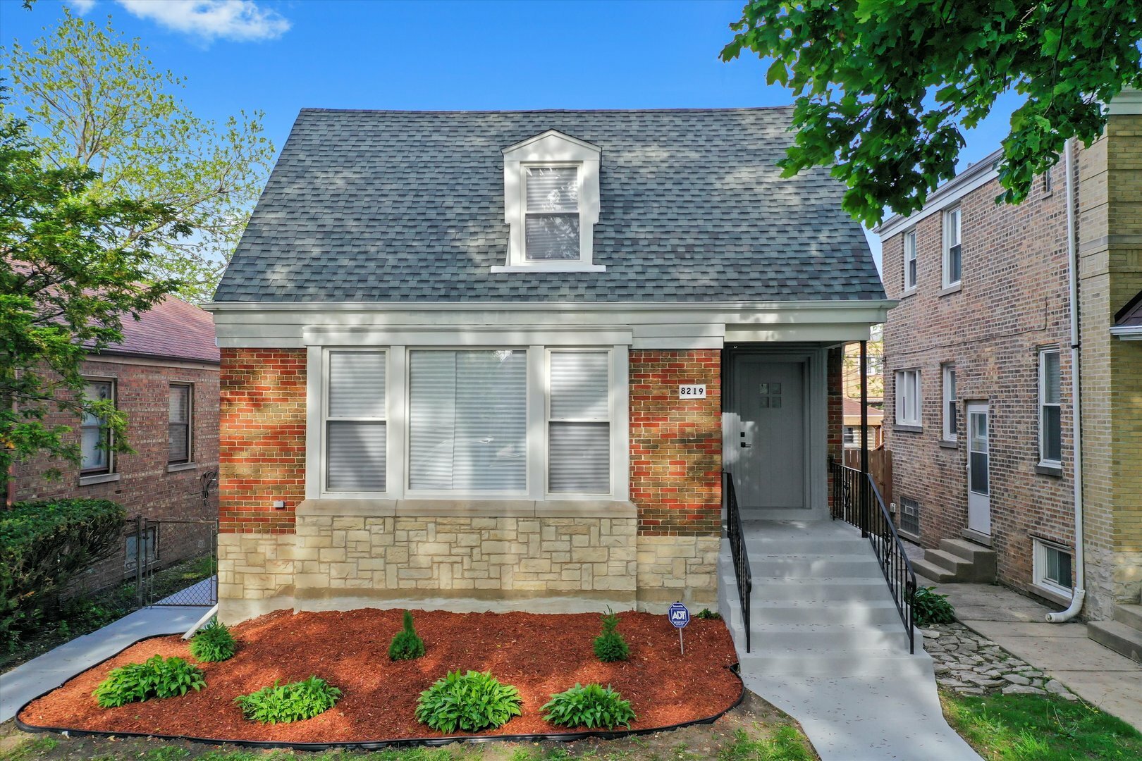 Property Photo: 8219 S Sawyer Avenue IL 60652