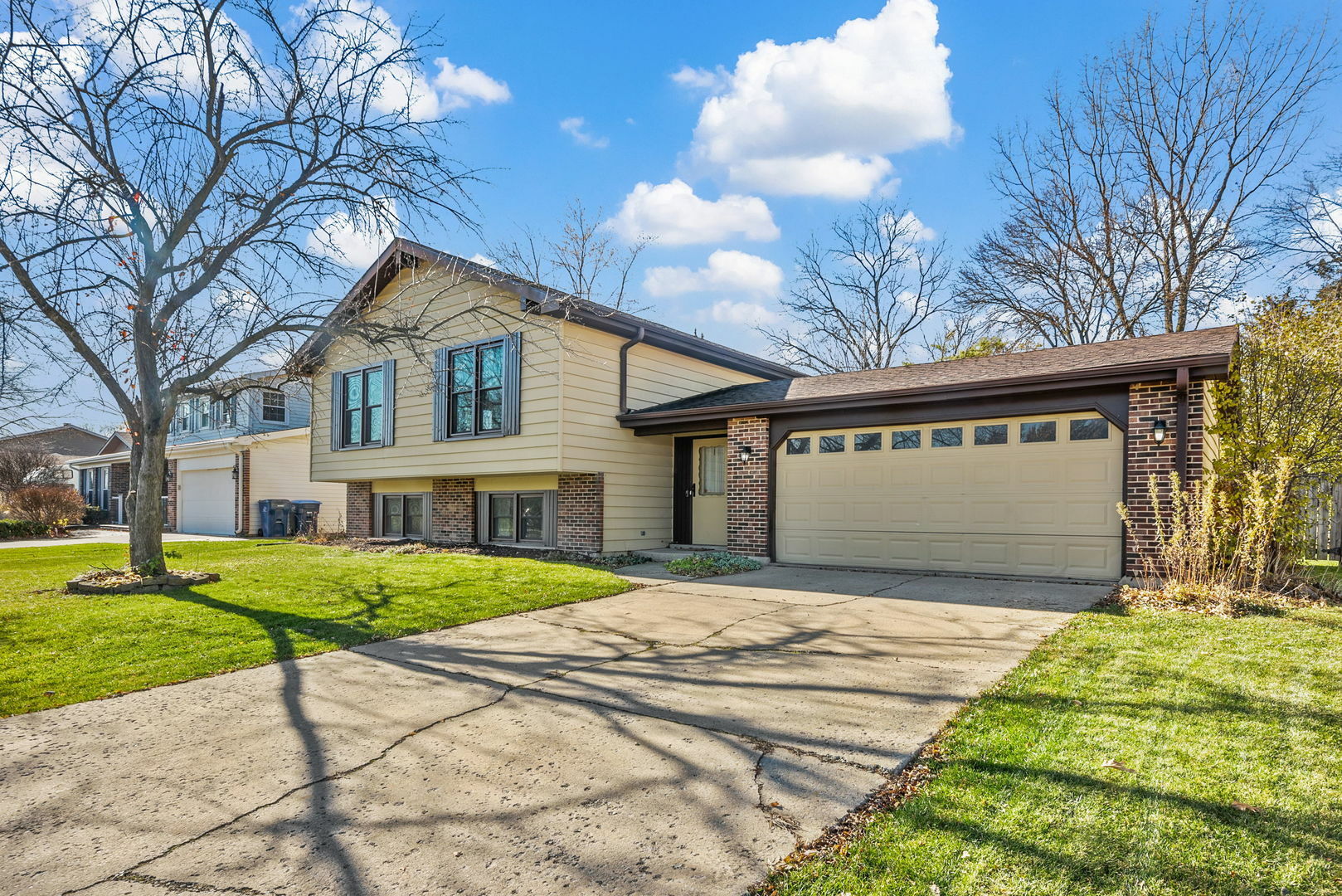 Property Photo: 7S580 Lynn Drive IL 60540
