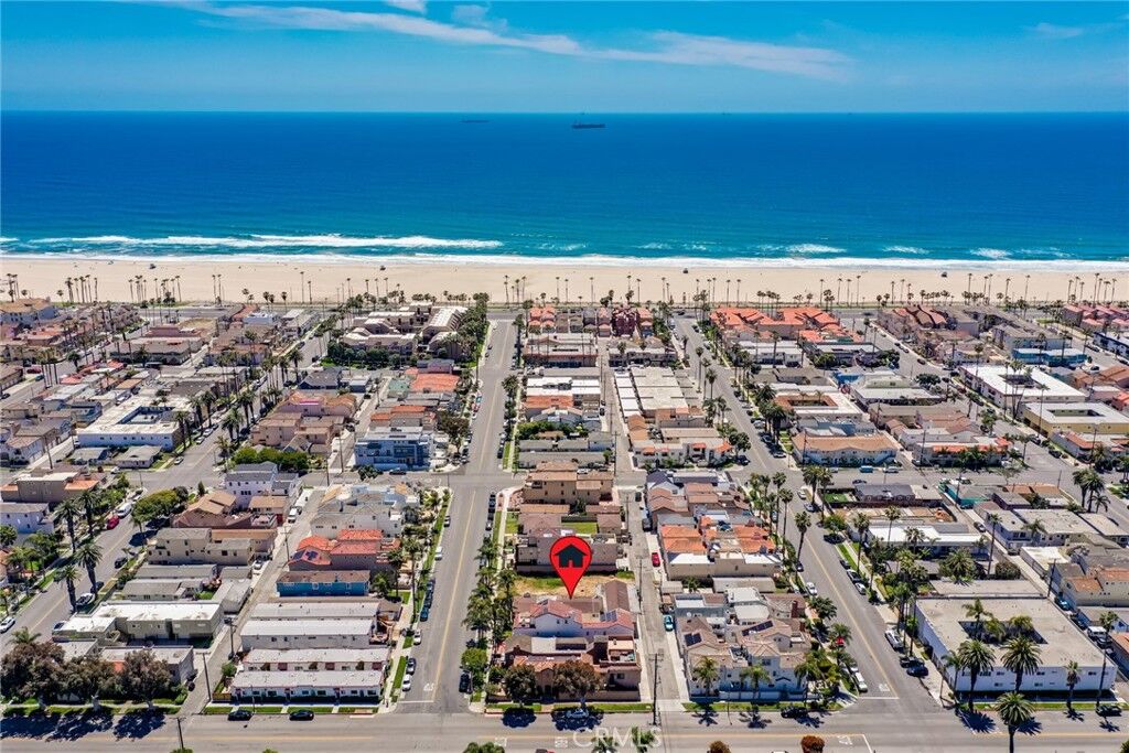 Property Photo:  321 13th Street  CA 92648