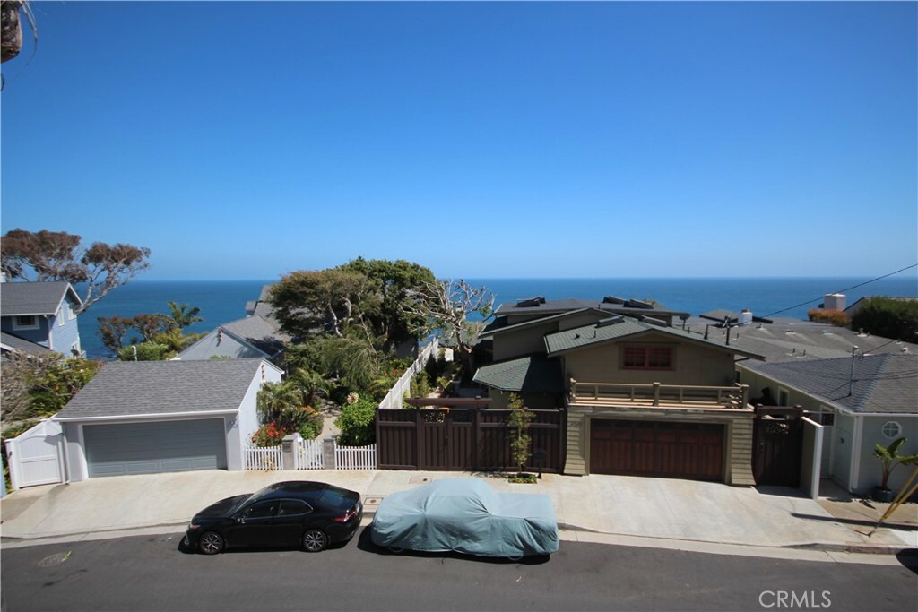Property Photo:  4041 Bluff Place 2  CA 90731 