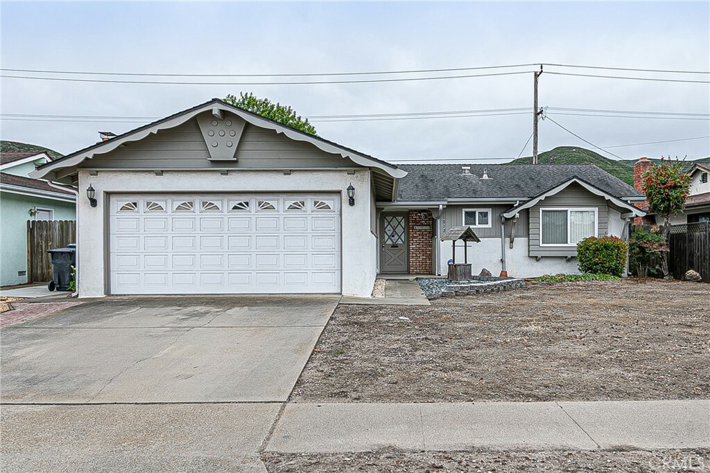 Property Photo: 1012 W Lime Avenue CA 93436
