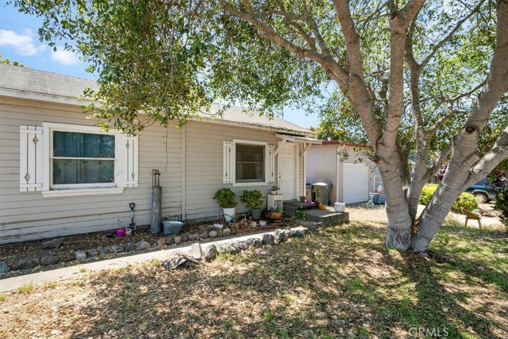 Property Photo:  998 Balboa Street  CA 93442 