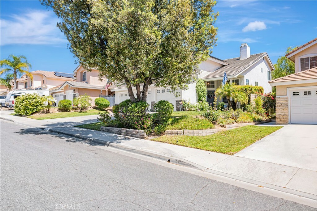 Property Photo: 28229 Foothill Road CA 91384
