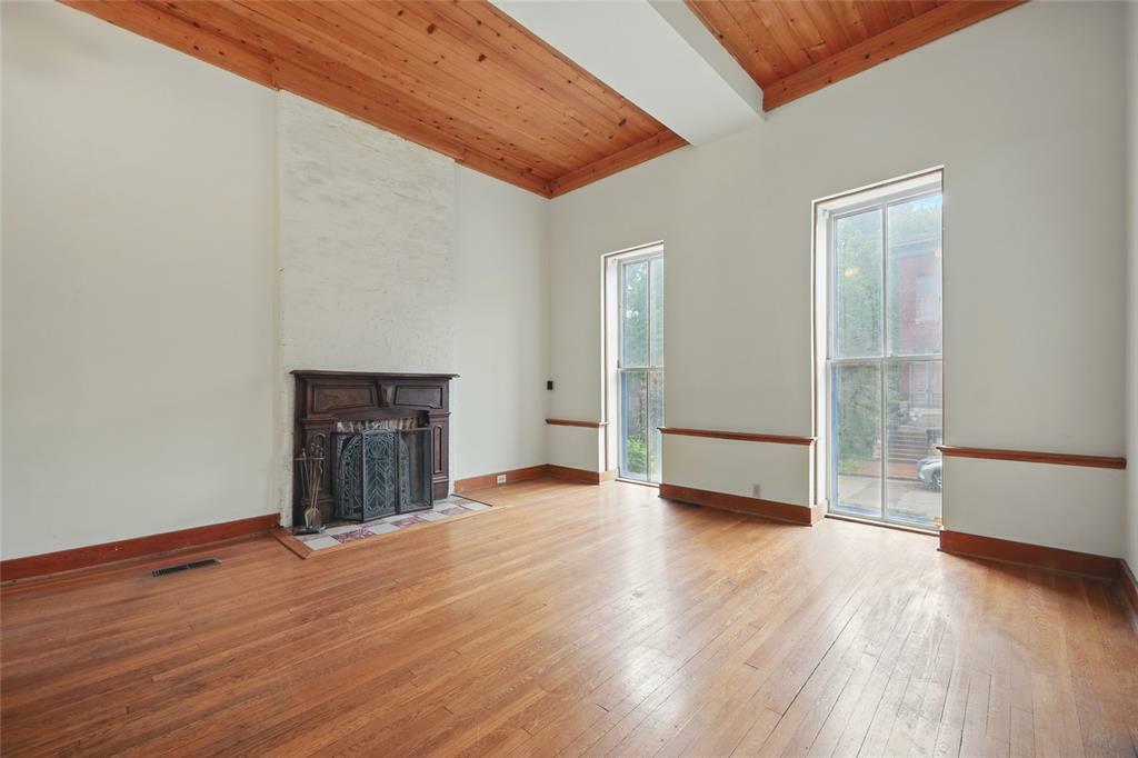 Property Photo: 1225 Mackay Place MO 63104