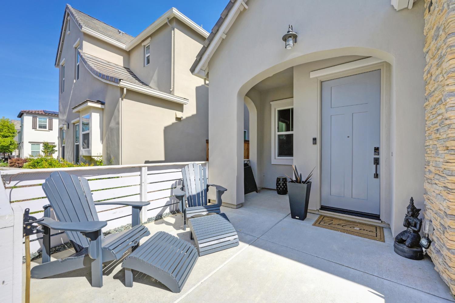 Property Photo: 2372 Bastogne CA 95818