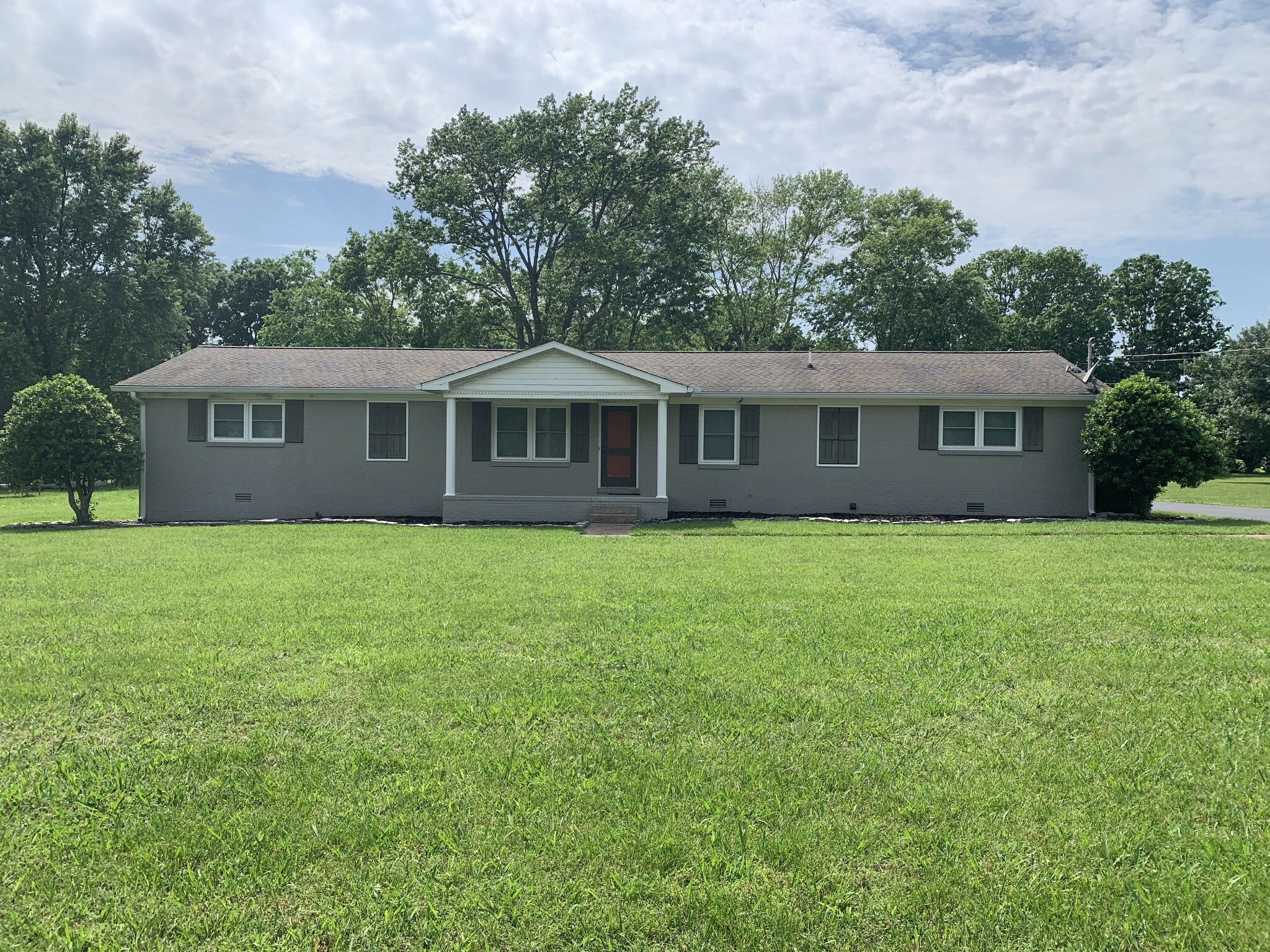 Property Photo: 107 Ledgeview Dr TN 37160