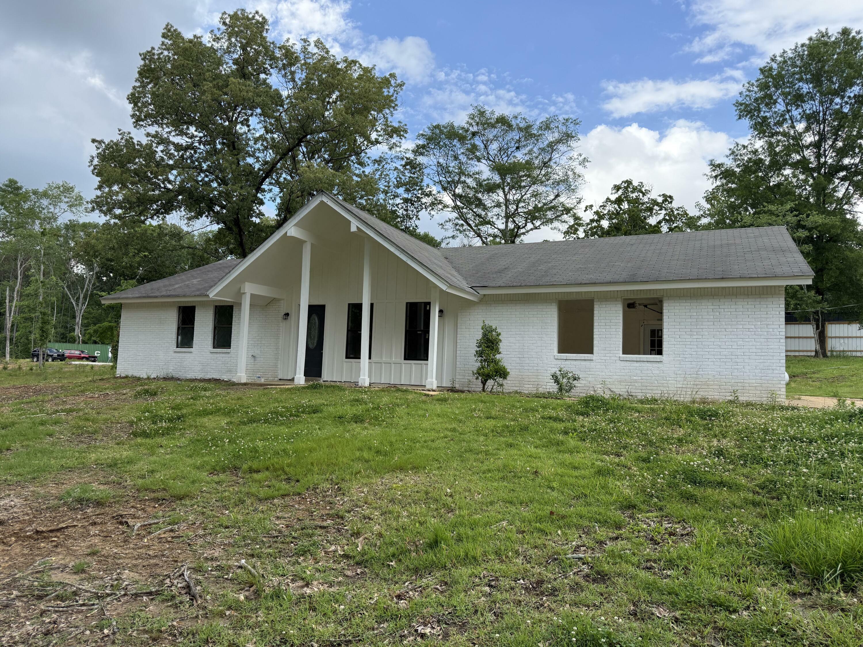 Property Photo:  119 Road 1252  MS 38857 