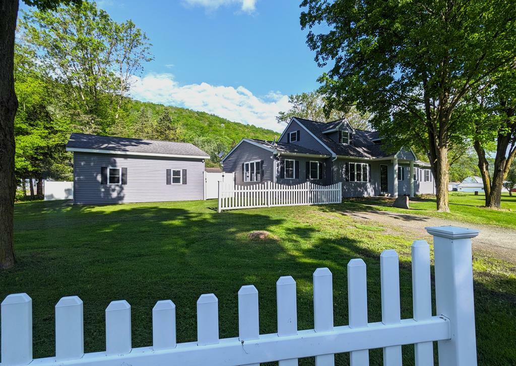 Property Photo: 15 Loomis Lane PA 16925