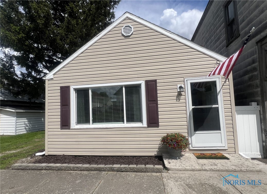 Property Photo: 118 N Main Street OH 44817