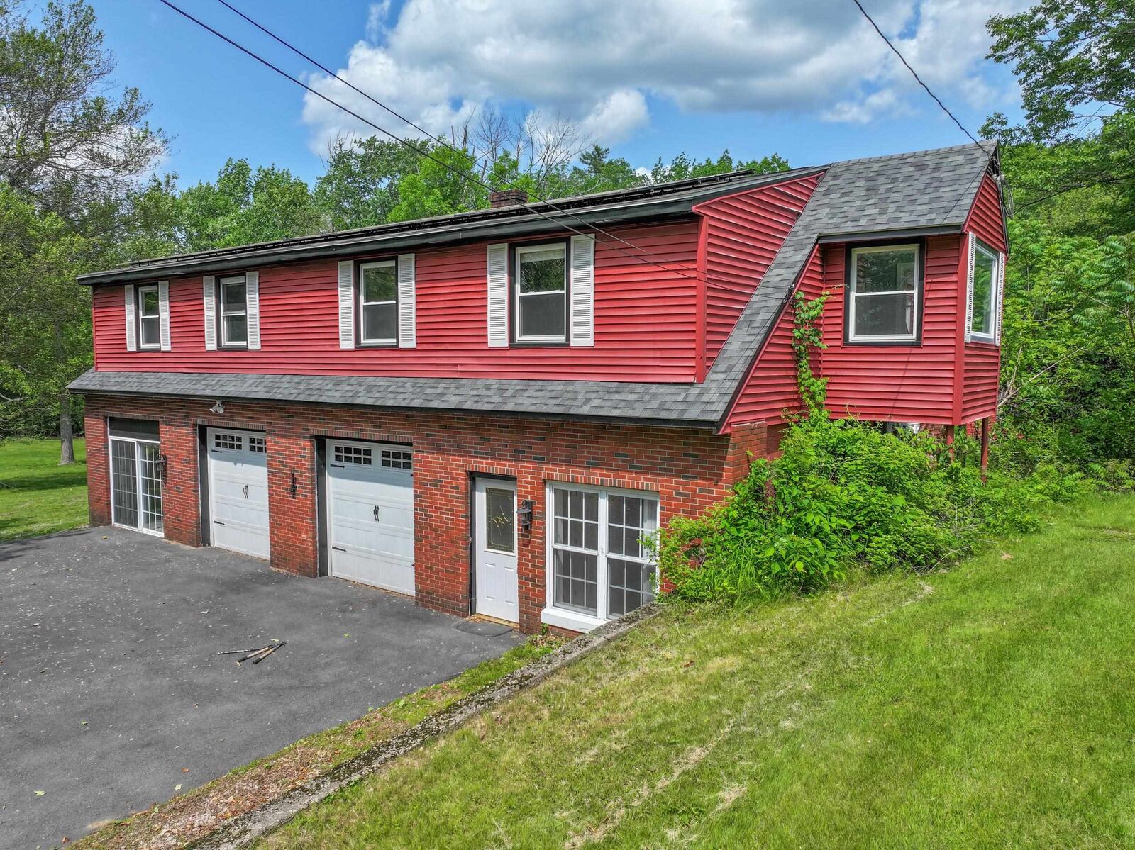 Property Photo:  7 Pond Road  NH 03038 