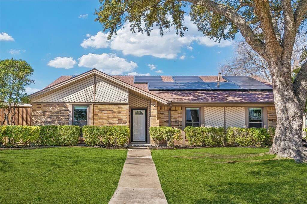 Property Photo: 4027 Windy Crest Drive TX 75007