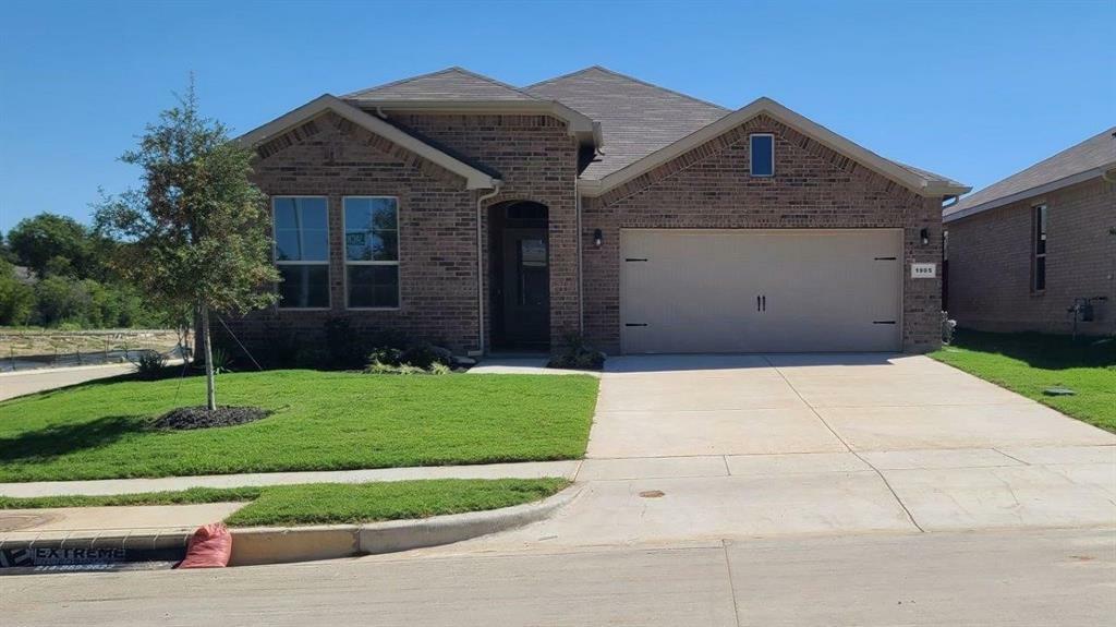 Property Photo: 1905 Jackson Street TX 76033