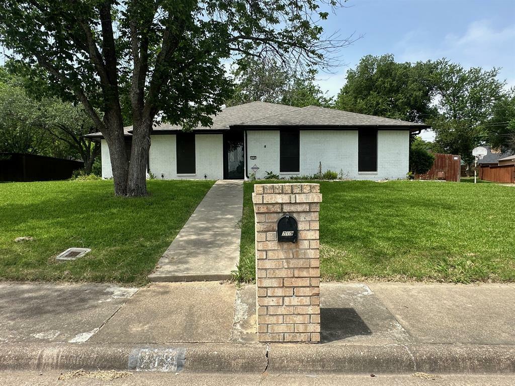 Property Photo: 719 Athenia Way TX 75137