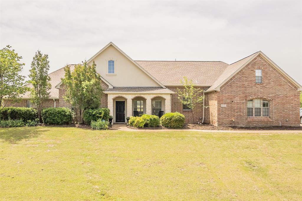 Property Photo: 1132 Mount Lane TX 76078