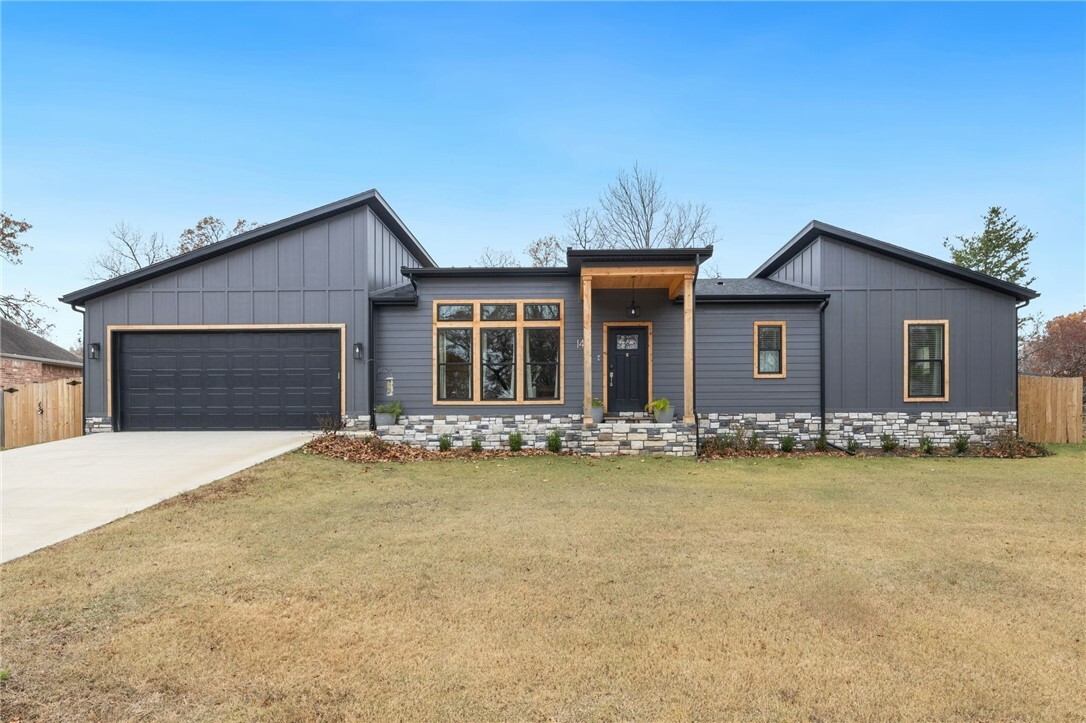 Property Photo: 14 Stoneykirk Drive AR 72715