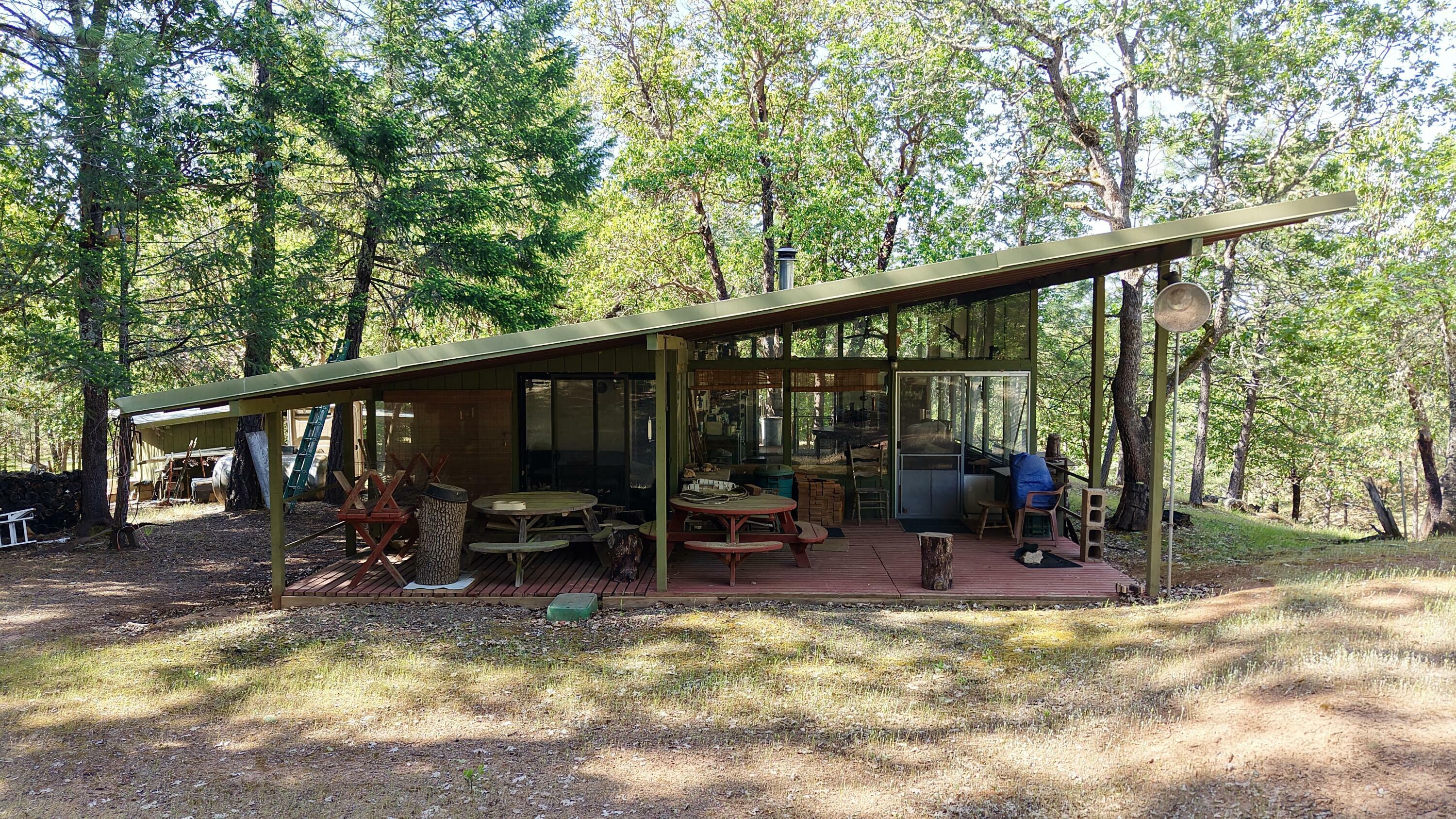 Property Photo: 13007 Perry Road OR 97502