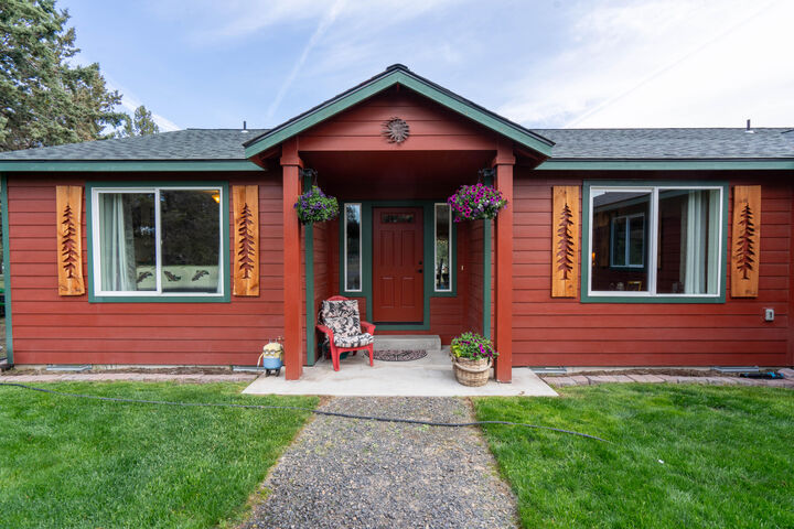 Property Photo:  18420 Tumalo Reservoir Road  OR 97703 
