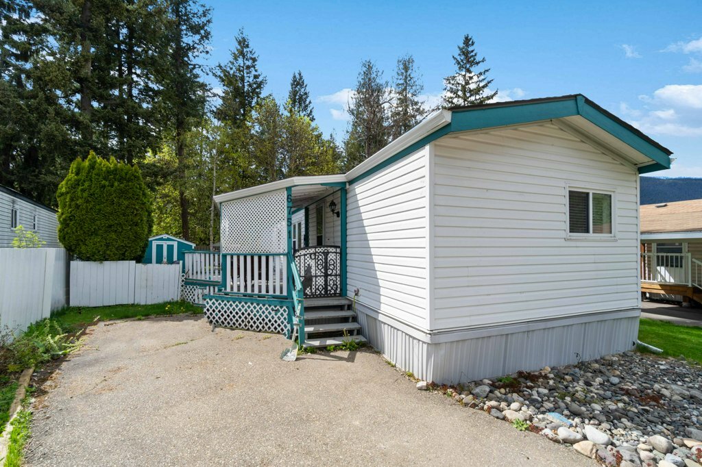 6751 51 Street NE  Salmon Arm BC V0E 1K0 photo