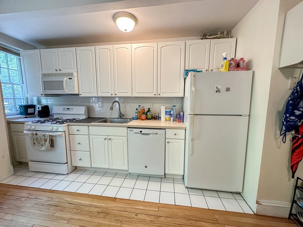 Property Photo:  854 Massachusetts Ave 3  MA 02139 