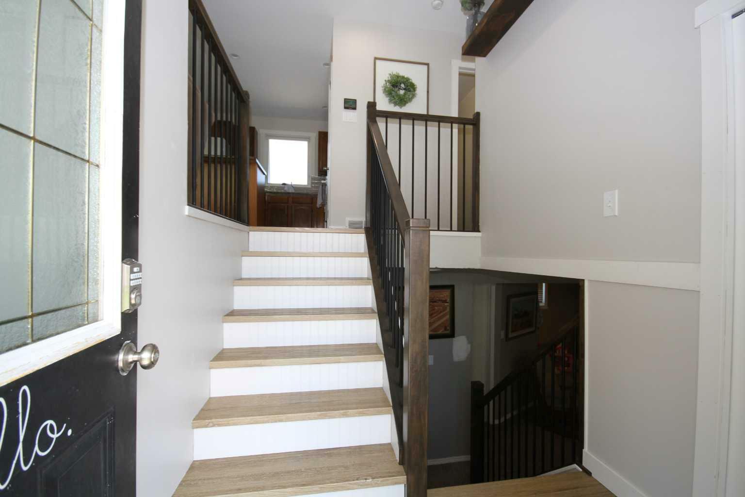 Property Photo: 5313 39 Avenue AB T1G 1C6