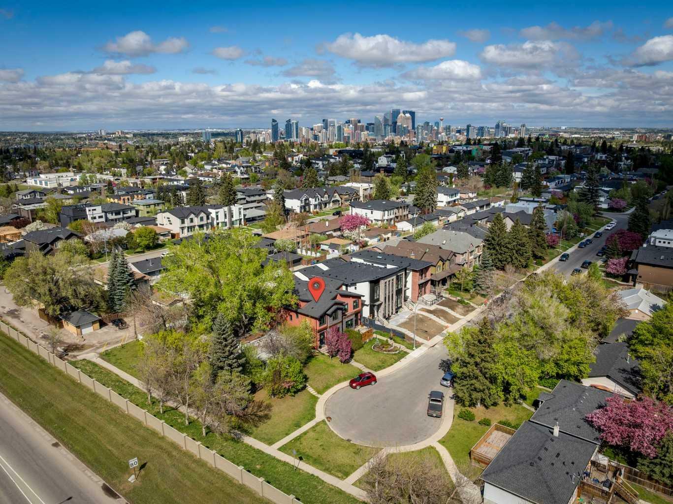 Property Photo: 2448 31 Avenue SW AB T2T 1T8