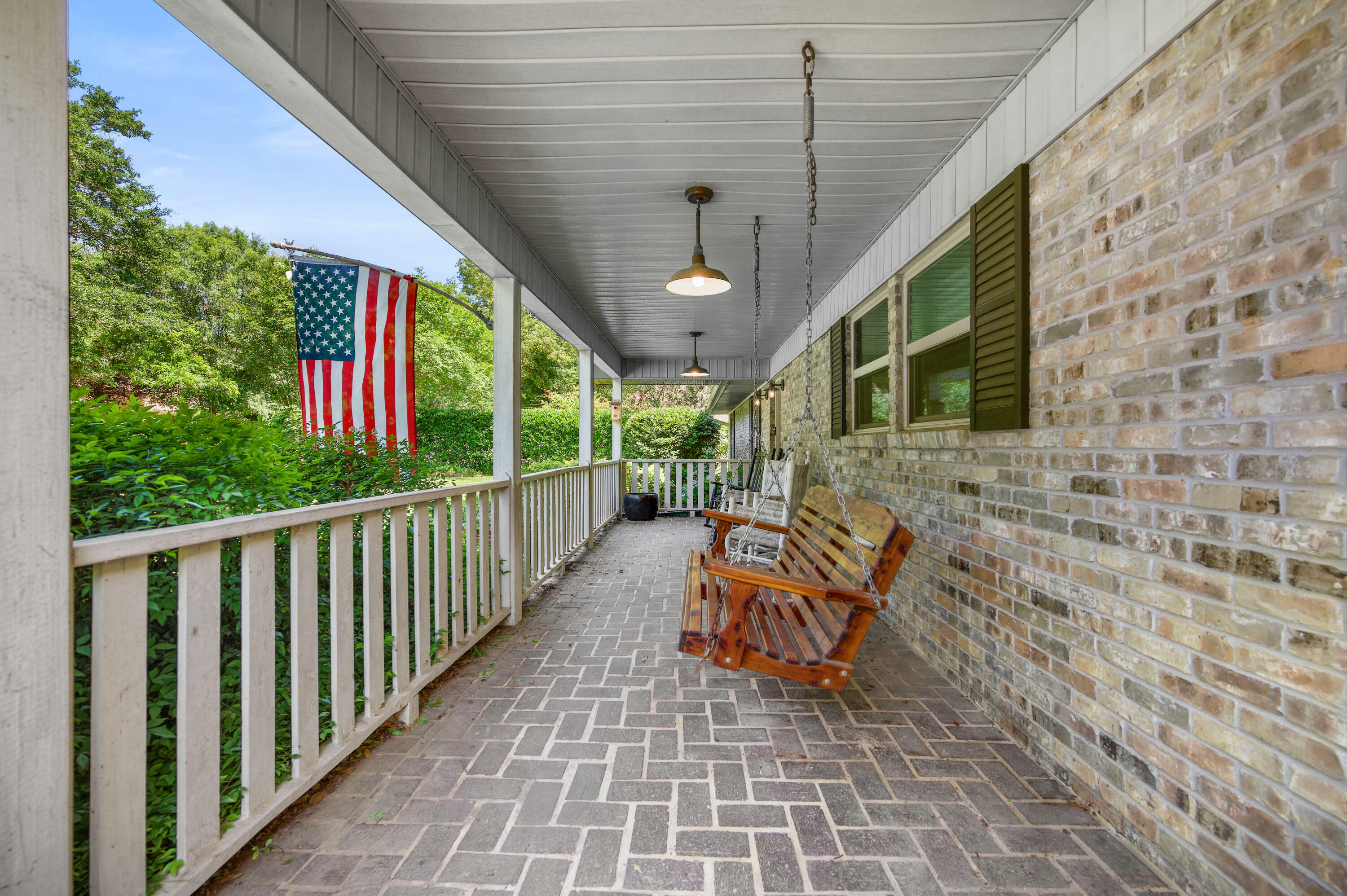 Property Photo: 1000 Kathleen Dr LA 70634