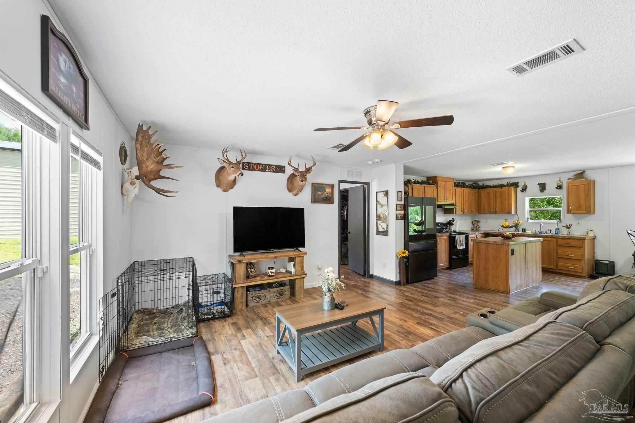 Property Photo: 2142 Pleasant Grove Rd FL 32570