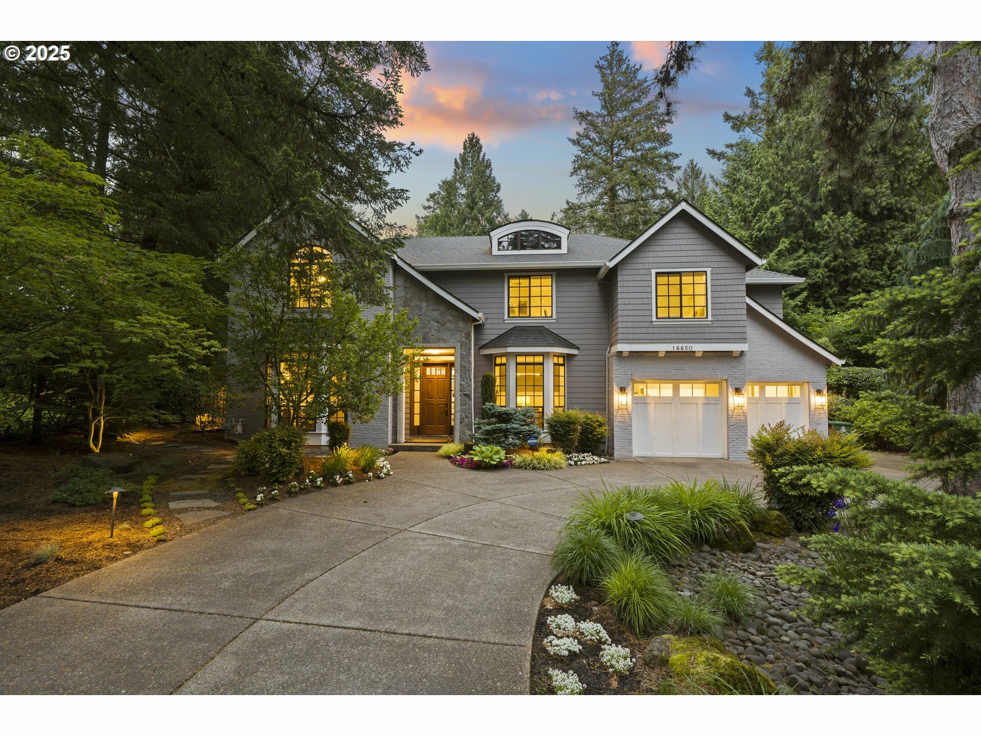 Property Photo: 16650 Fir Ln OR 97034