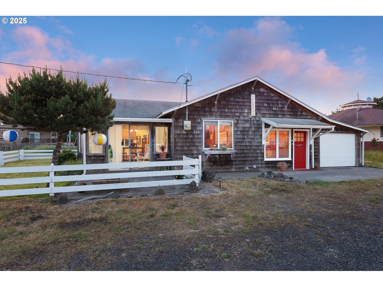 Property Photo:  34590 Ray Ave  OR 97135 