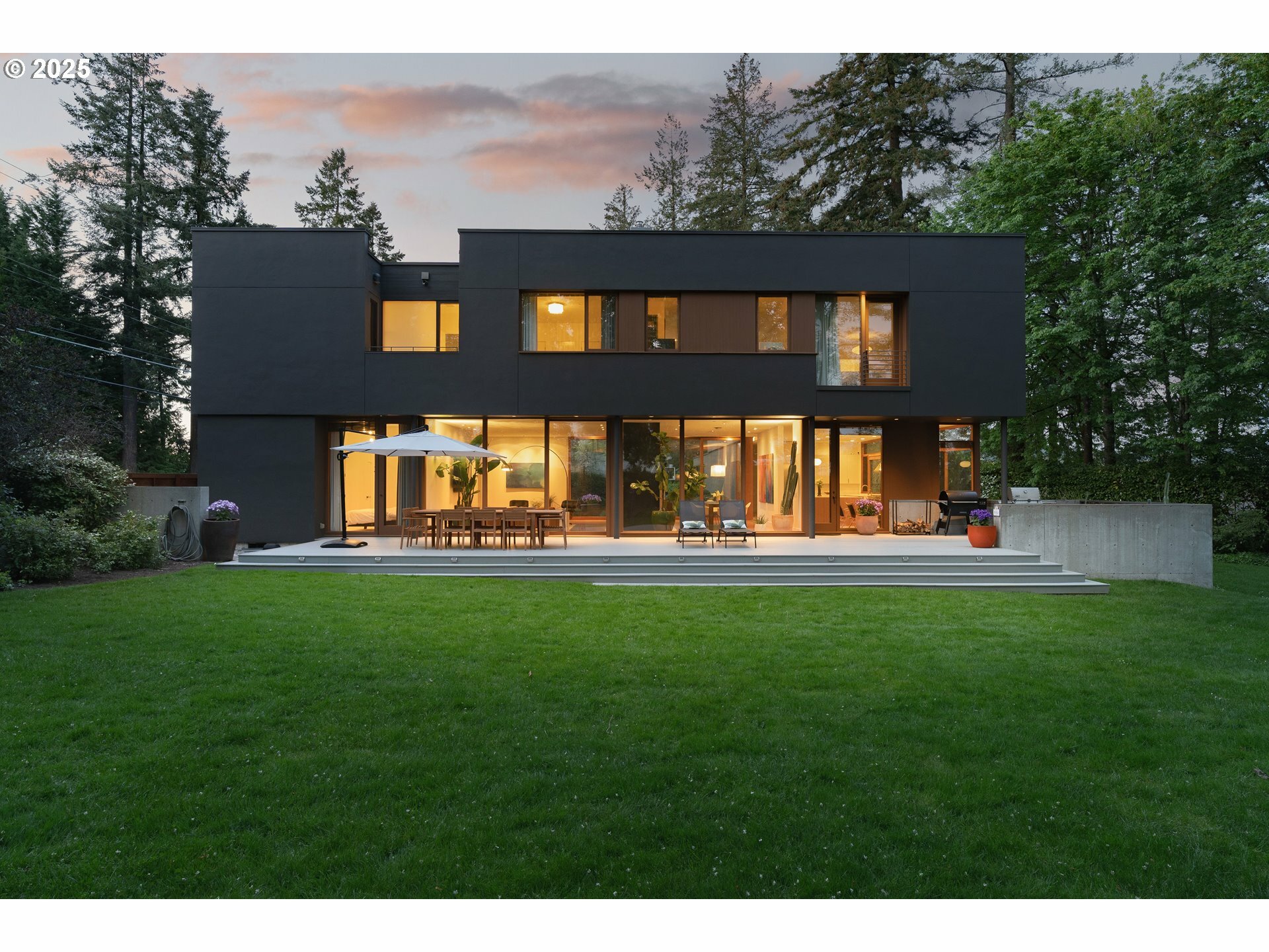 Property Photo: 5970 SW Old Scholls Ferry Rd OR 97225