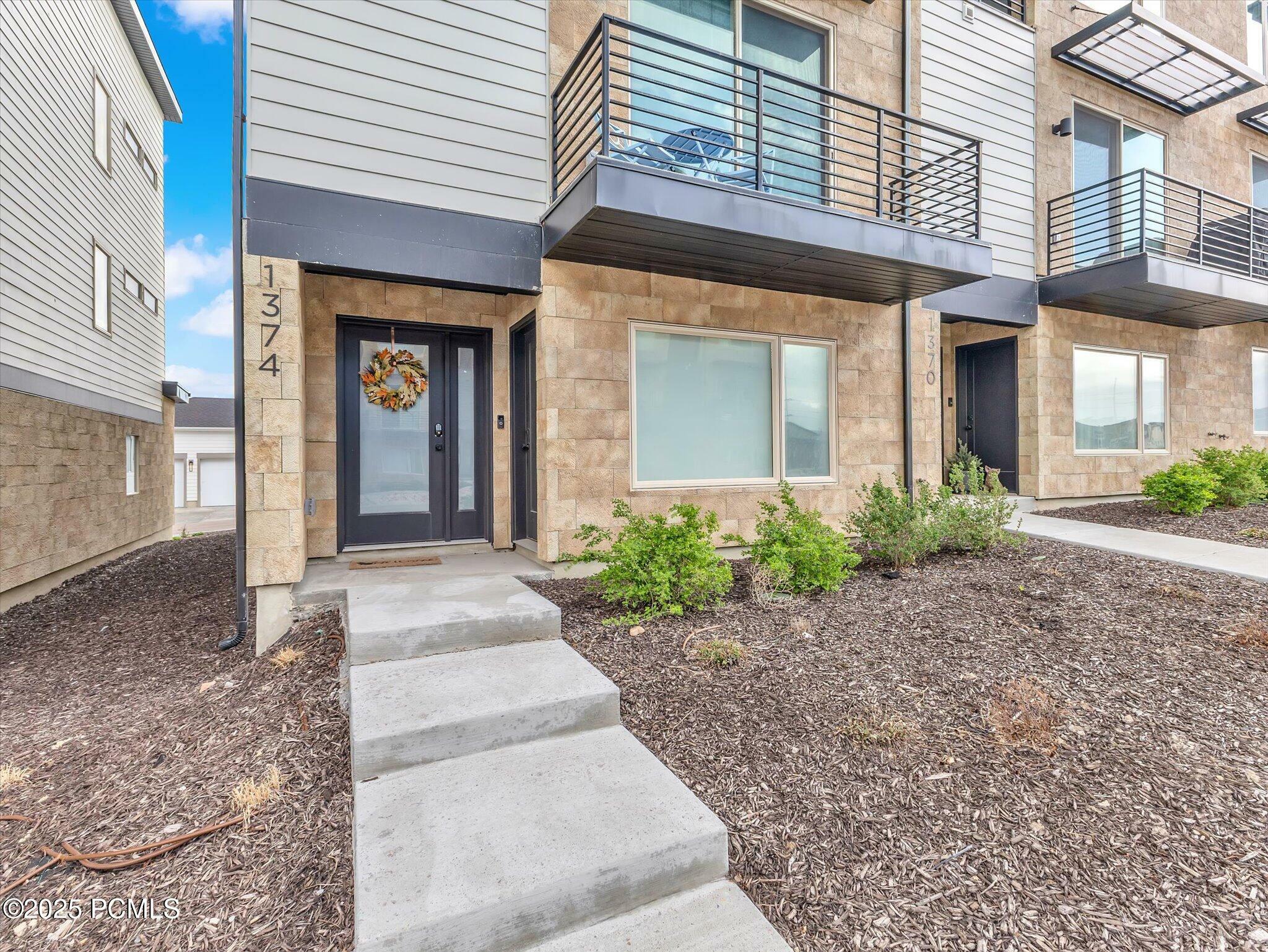 Property Photo:  1374 Gambel Oak Way  UT 84098 