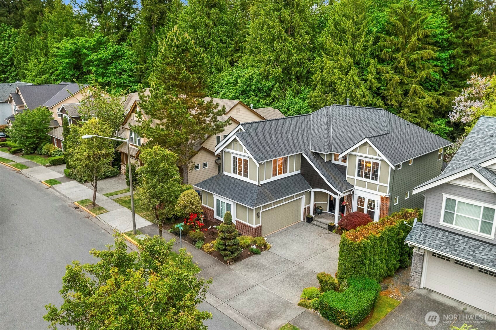 Property Photo: 11921 165th Place NE WA 98052