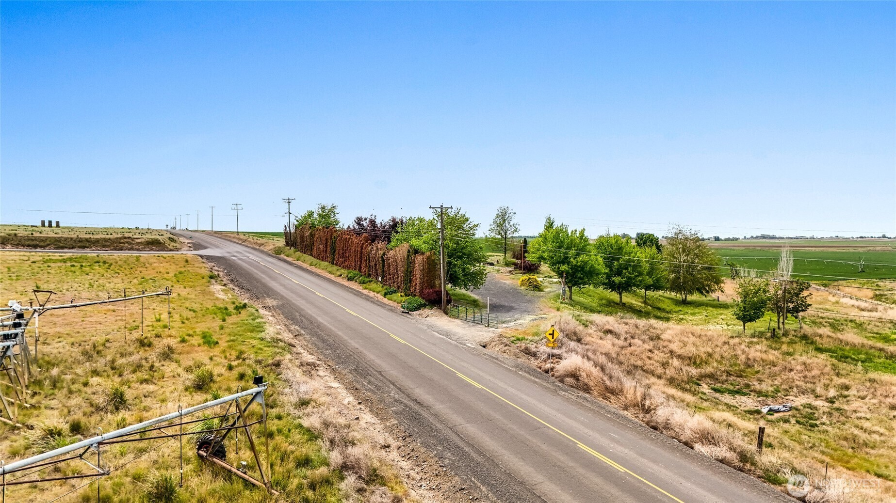 Property Photo: 6052 N Road NE WA 98837