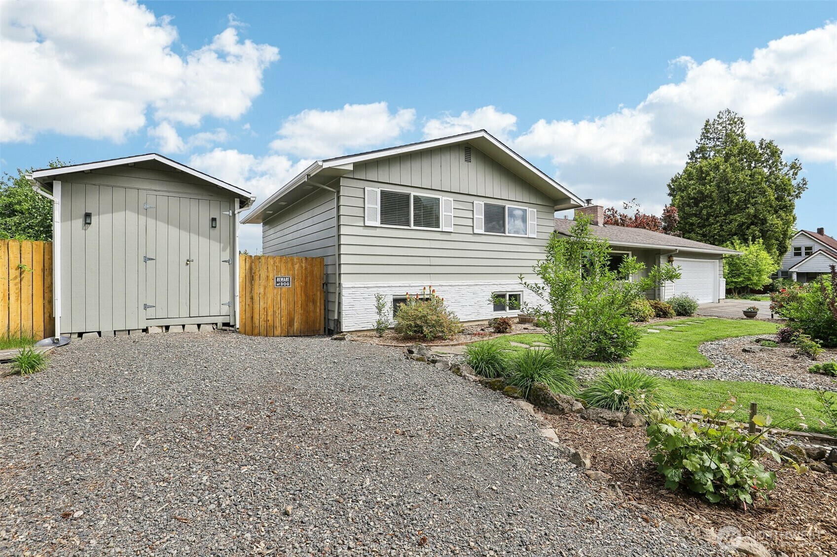 Property Photo:  10905 NW 36th Avenue  WA 98645 