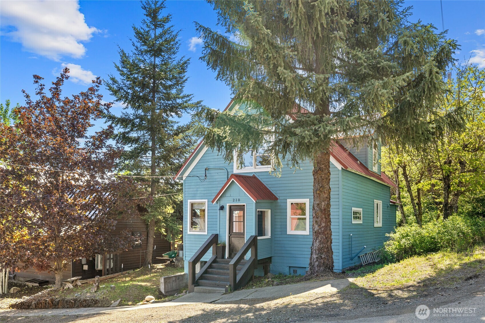Property Photo: 210 W Dakota Avenue WA 98941