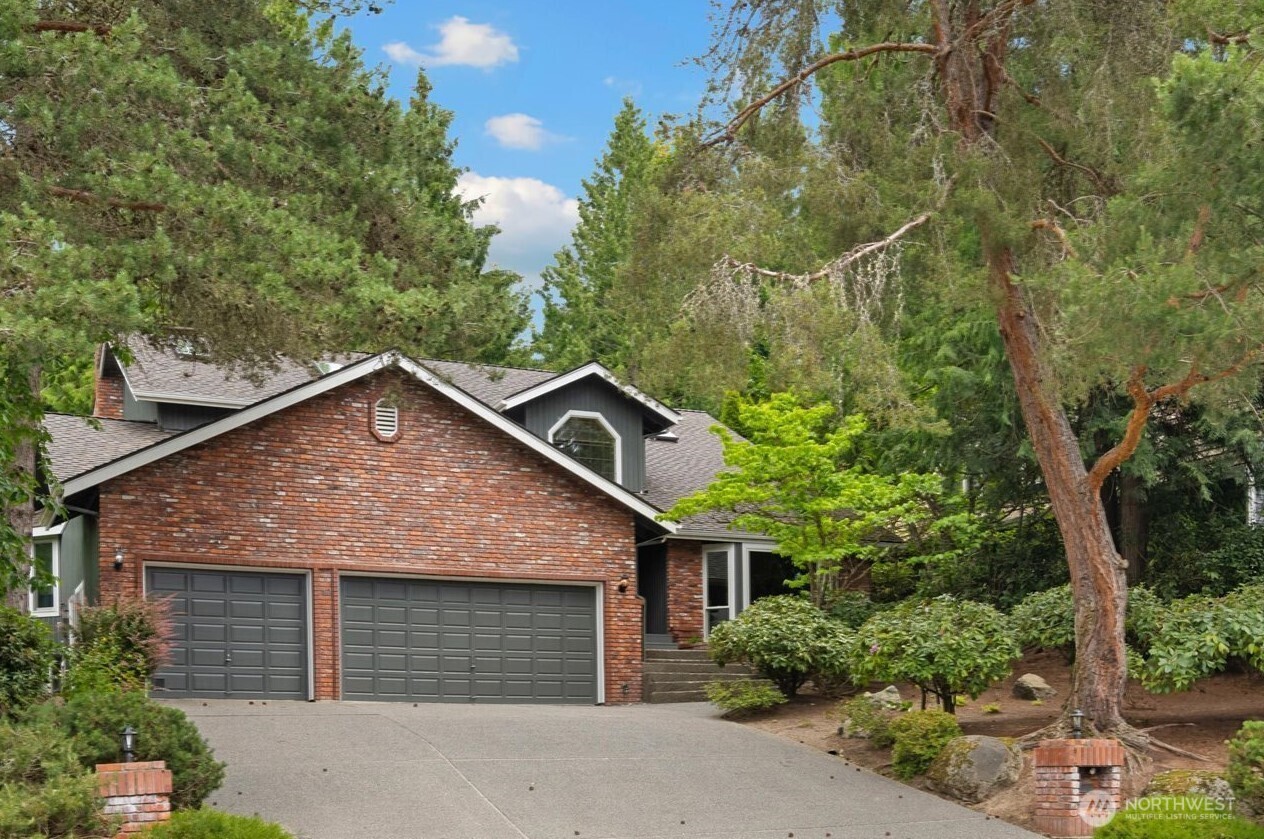 Property Photo:  14210  207th Place NE  WA 98077 