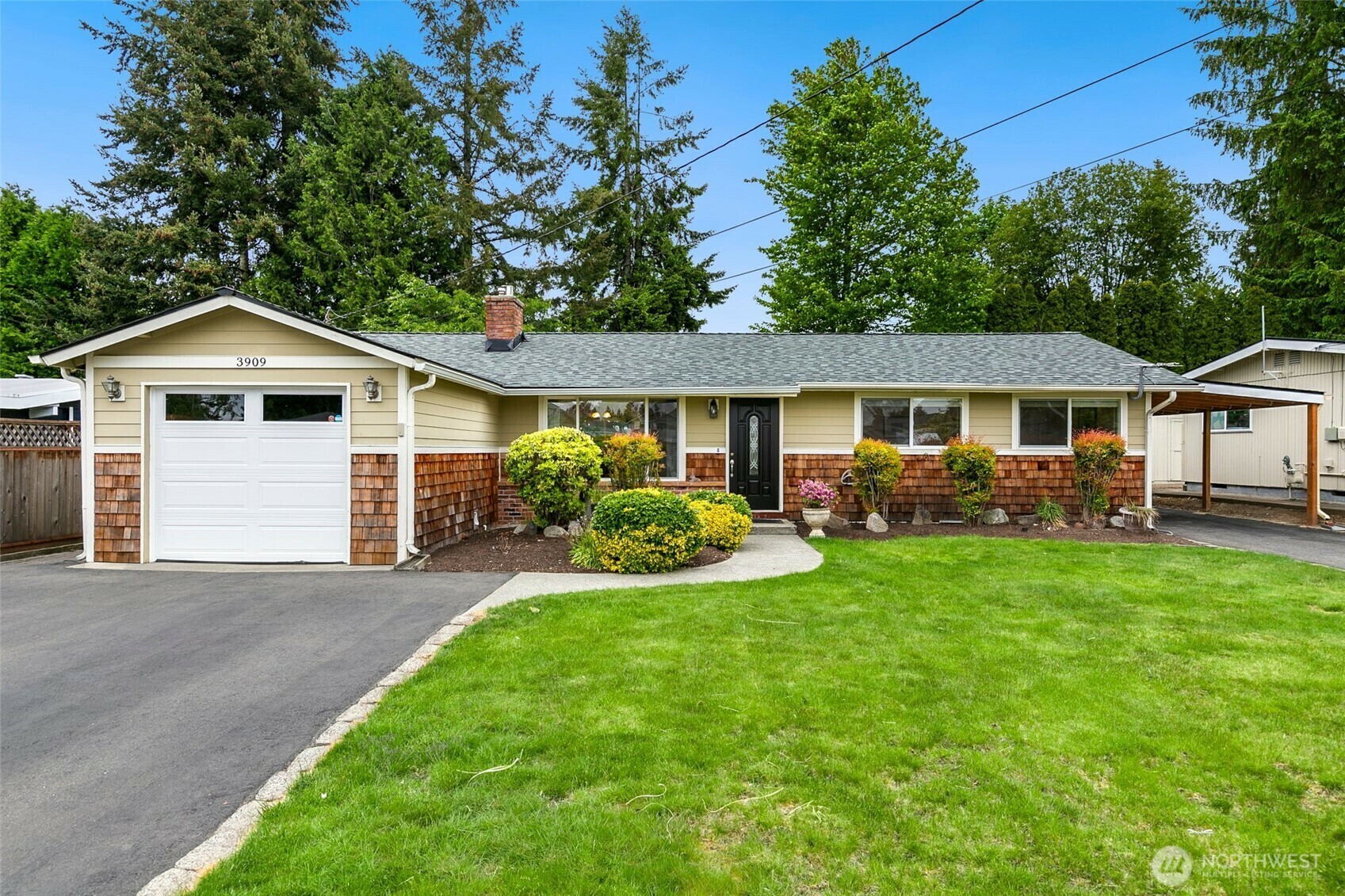 3909  176th Place SW  Lynnwood WA 98037 photo