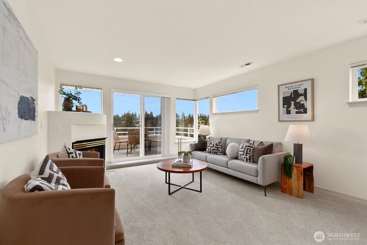 Property Photo: 4527 45th Avenue SW 401 N WA 98116