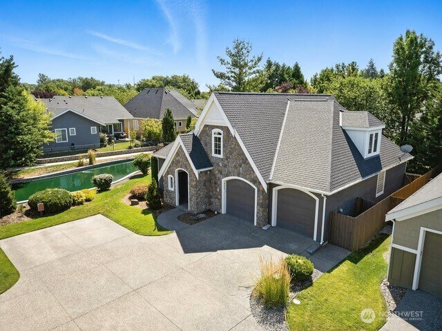 Property Photo: 711 SE Pheasant Run WA 99324