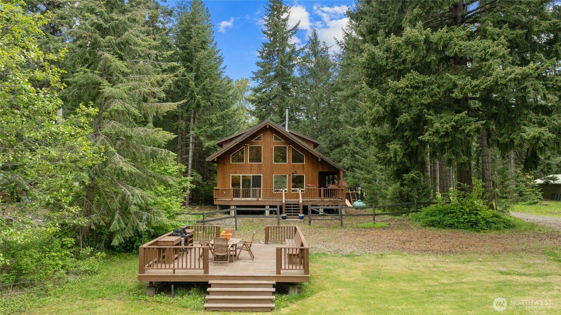 Property Photo: 591 Sun Island Drive WA 98925
