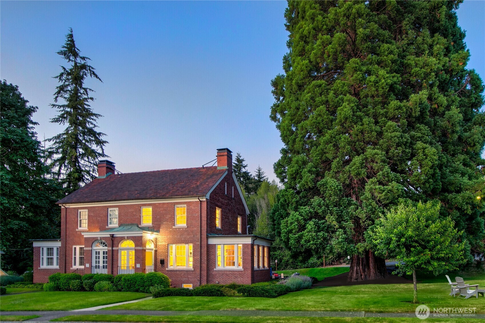 4404  Montana Circle W  Seattle WA 98199 photo