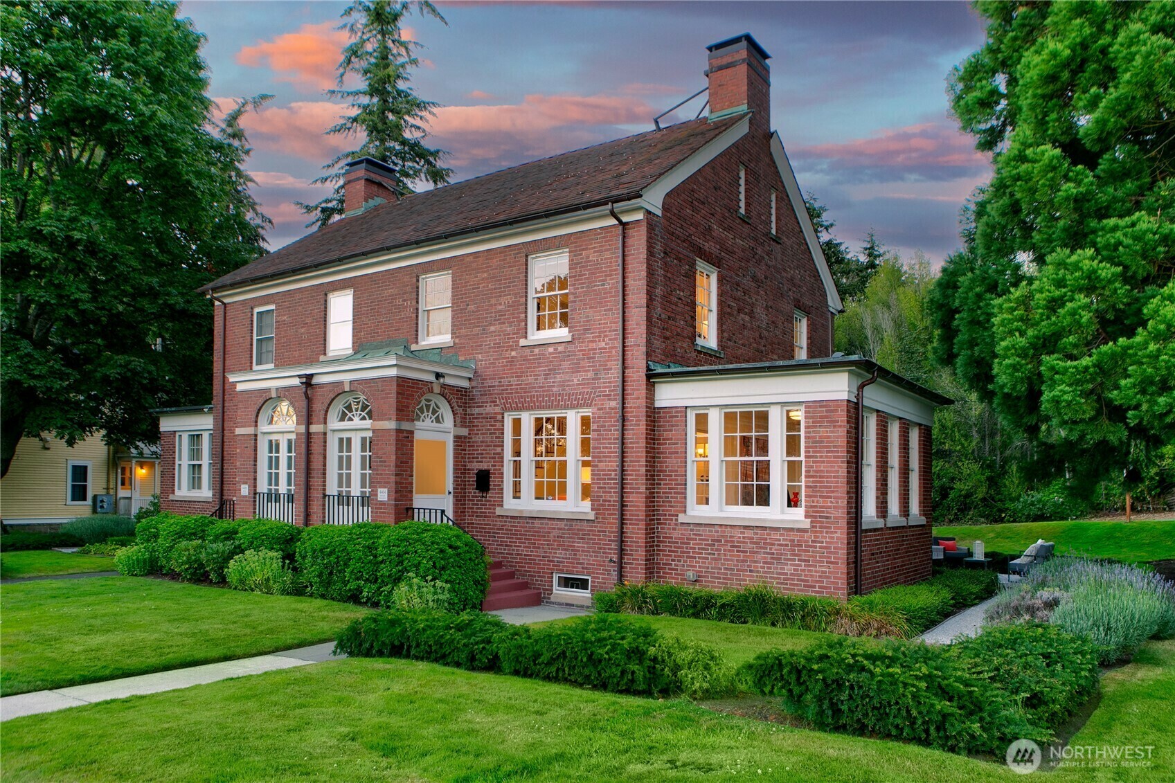 4404  Montana Circle W  Seattle WA 98199 photo