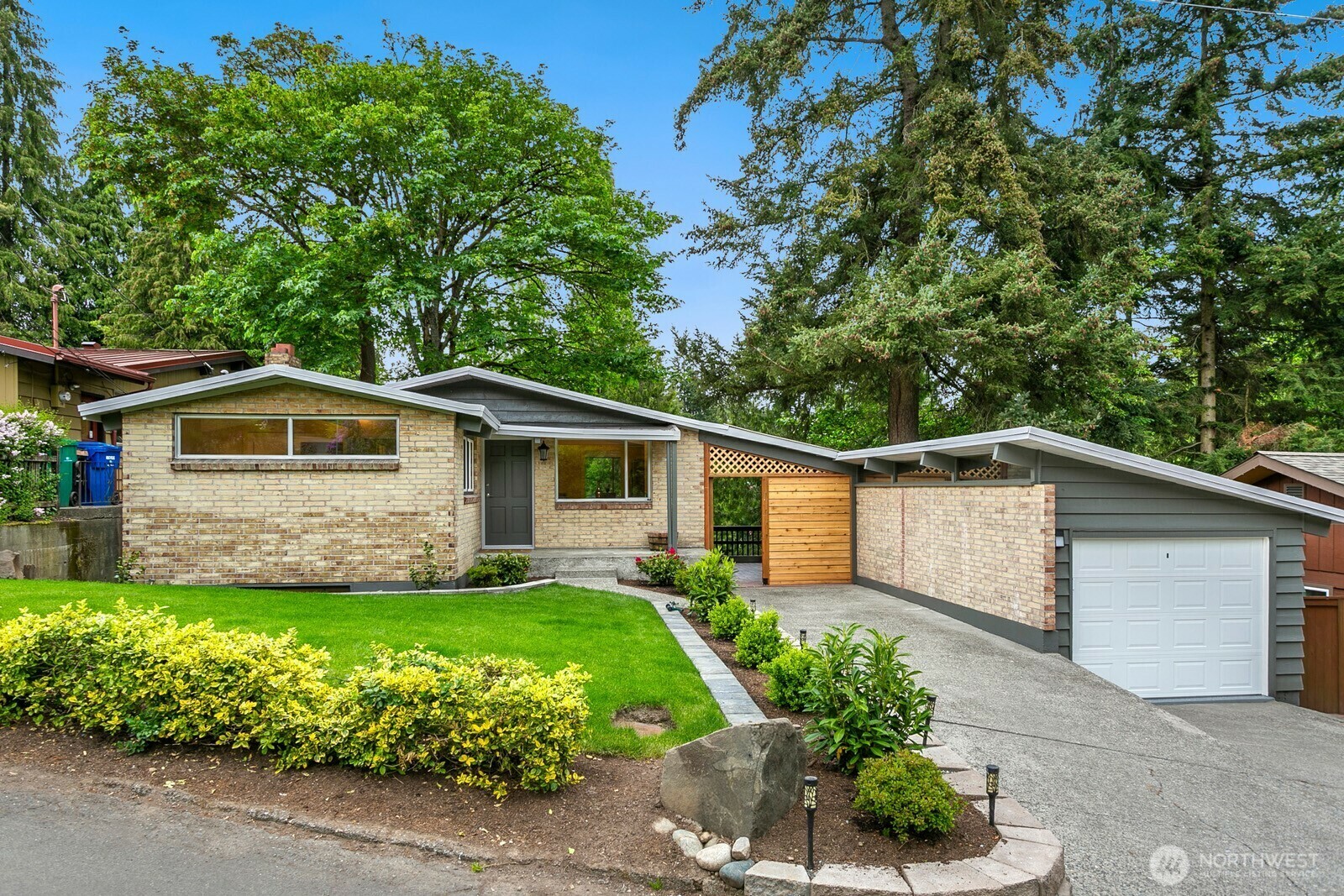 1102 NE 106th Street  Seattle WA 98125 photo