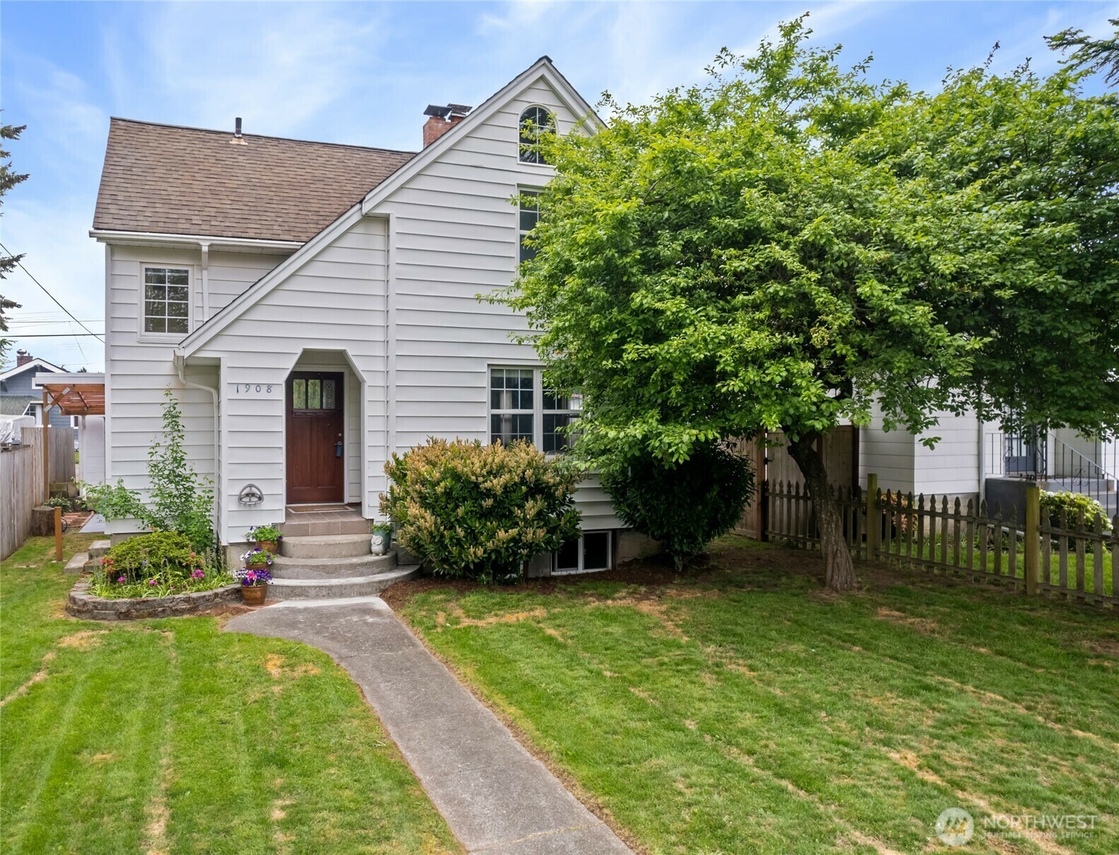 Property Photo: 1908 Gregory Way WA 98337