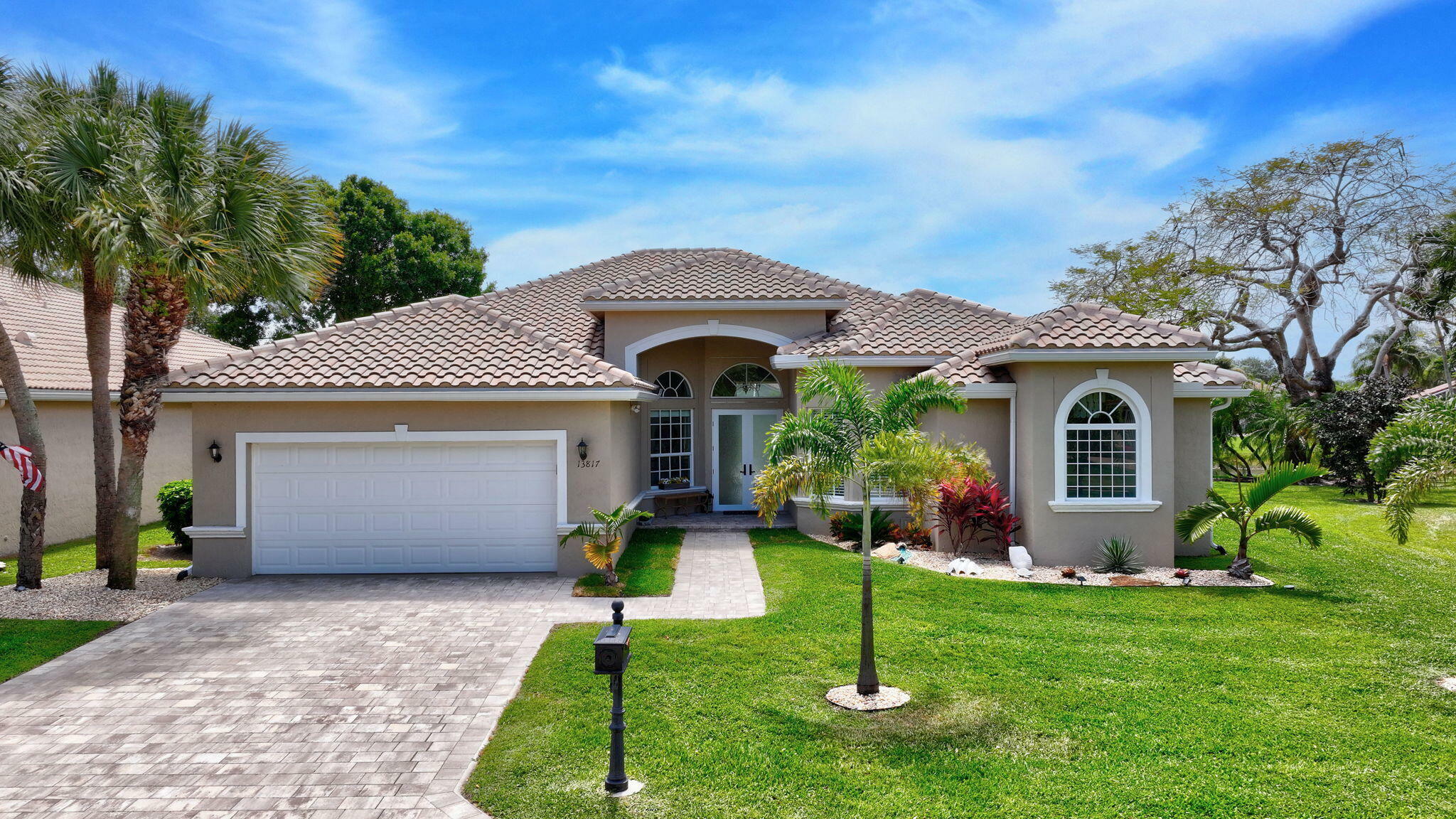 Property Photo: 13817 Viale Venezia FL 33446